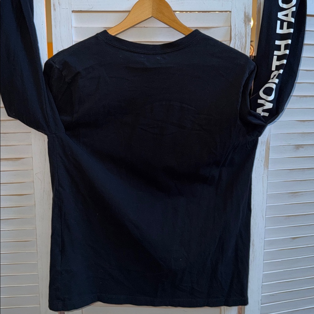 The North Face Womens Classic Black long sleeve logo top excellent condition med - Picture 4 of 7